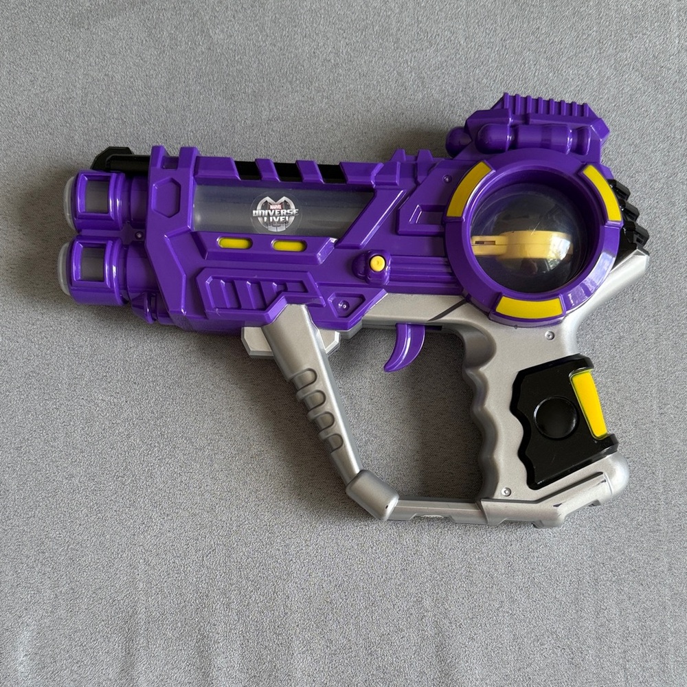 Marvel Universe Live! 2018 Toy Blaster